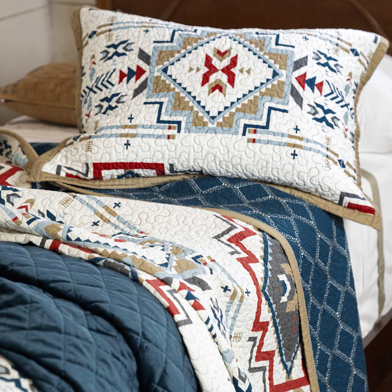 Spirit Valley Reversible Quilt Set - Pet's Shop