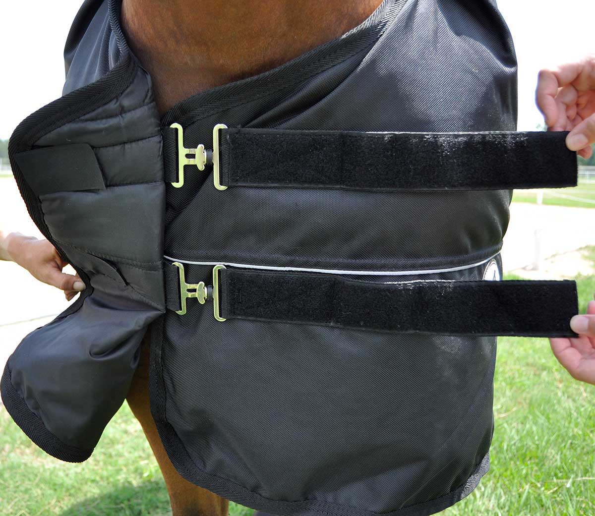 Supreme Plus 1680 Denier Heavy Weight Horse Turnout Blanket, 360 gram fill, Blk/Blk - Pet's Shop